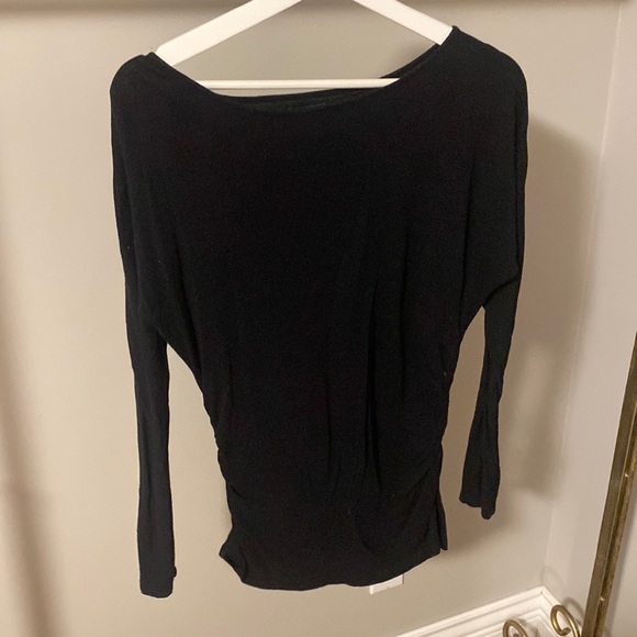 Basic long shirt size small, fits great. - Picture 1 of 1